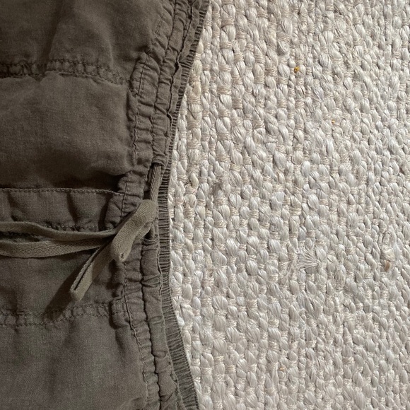 Dark green shorts - Picture 3 of 3